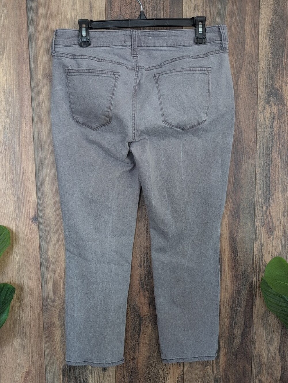 Sonoma Cropped Straight-Leg Gray Capri Jeans 12            527A